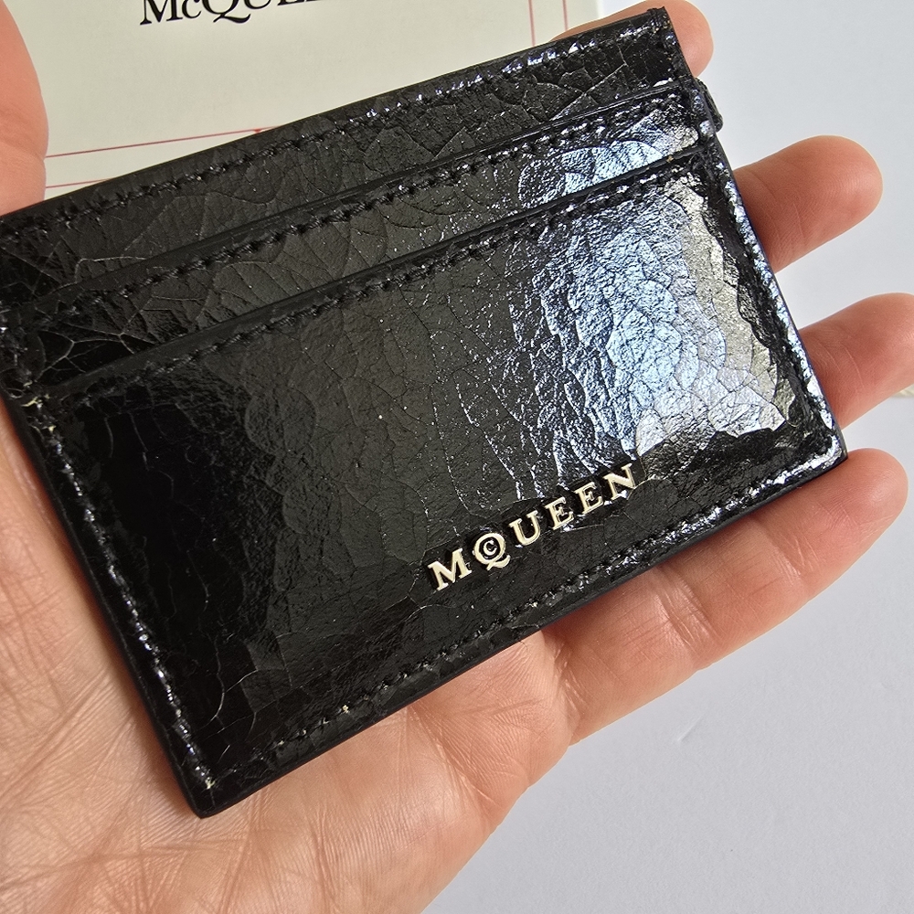 Alexander McQueen T-Bar Cracked Leather Card Holder Black - Picture 5 of 8